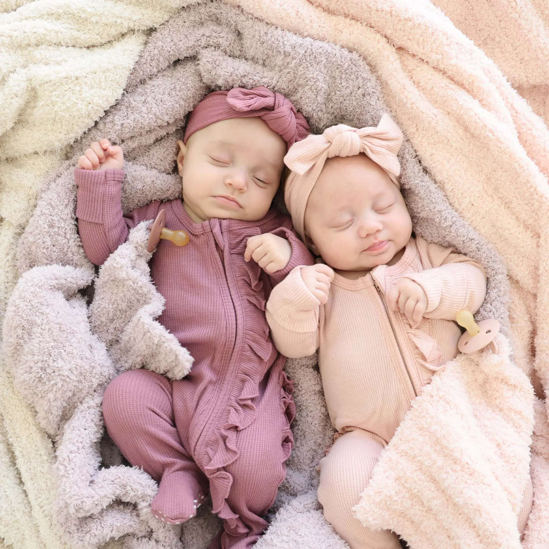 CuddleLane Luxe Blankets | Solids