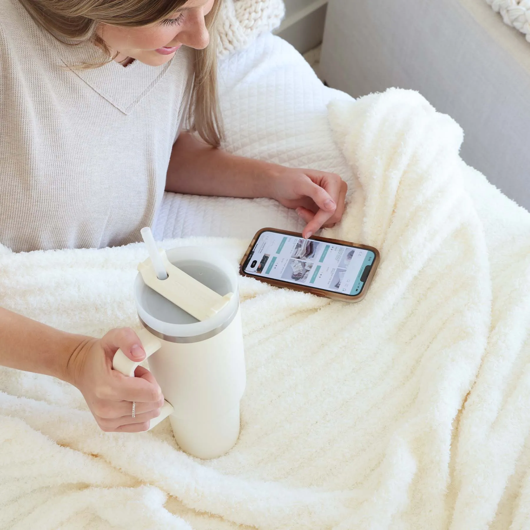 CuddleLane Luxe Blankets | Solids